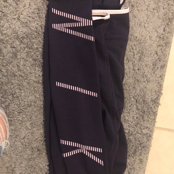 Nike Pullover - Picture 2 of 5